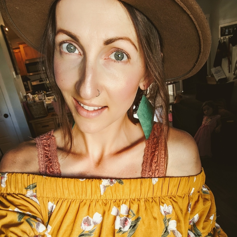 Meet your Posher, Lea